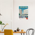 Affiche encadrée de Joué-lès-Tours fixée au mur d'une salle à manger lumineuse