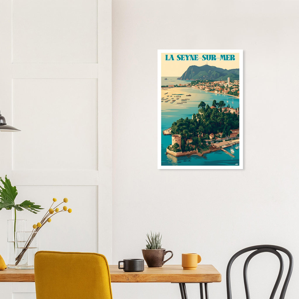 Affiche encadrée de La Seyne-sur-Mer fixée au mur d'une salle à manger moderne
