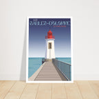 Grand tirage d'art sous cadre du phare des Sables-d'Olonne posé au sol sur parquet en bois