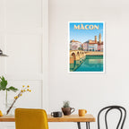 Affiche encadrée des quais de Mâcon fixée au mur d'une salle à manger moderne