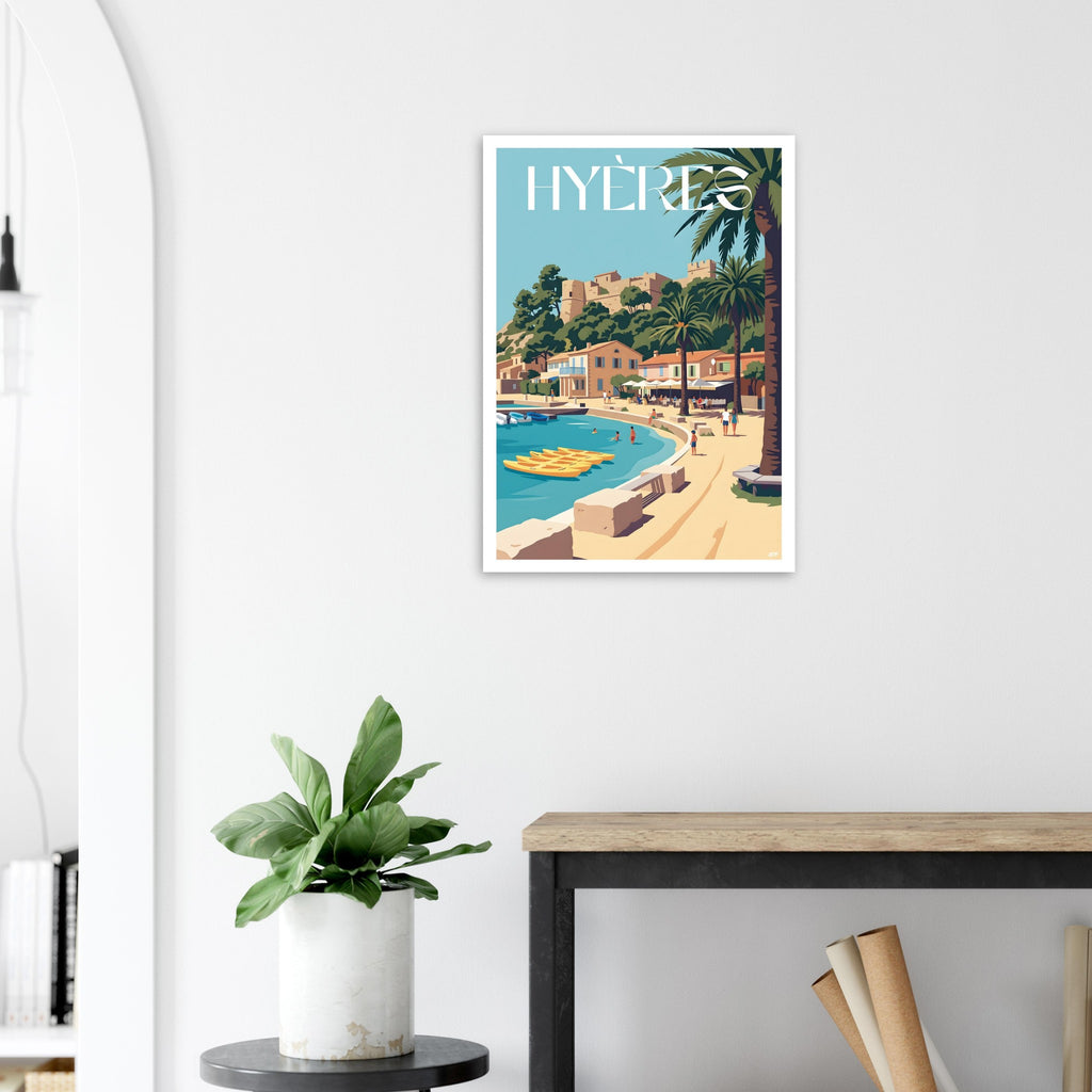 Cadre d'art illustré de Hyères intégré dans une décoration intérieure contemporaine