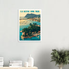 Décoration murale esprit Riviera avec le poster illustré de La Seyne-sur-Mer dans un intérieur lumineux